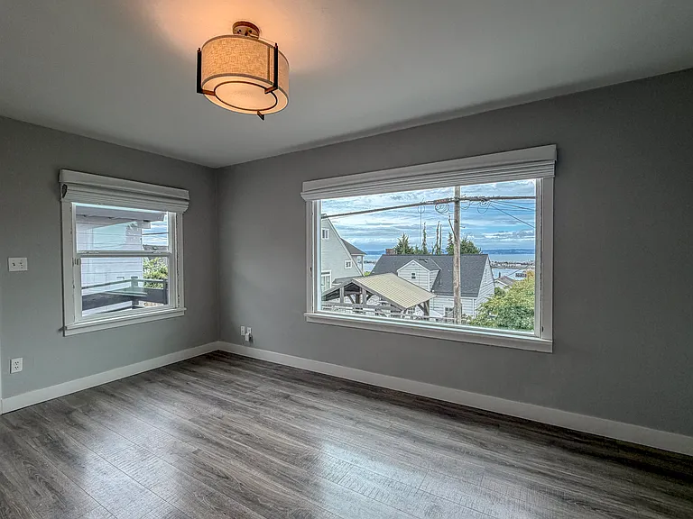 2212 Rucker Ave — Photo 4