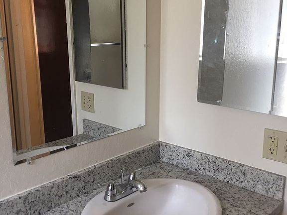 3rd image of 2317 I St APT 05