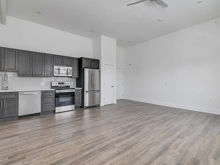 1416 Upland St — Photo 9