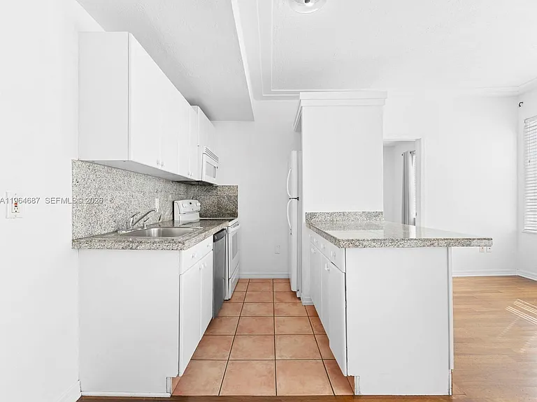 1027 Pennsylvania Ave #206 — Photo 5
