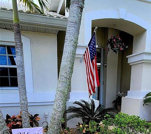 3rd image of 26025 Seminole Lakes Blvd