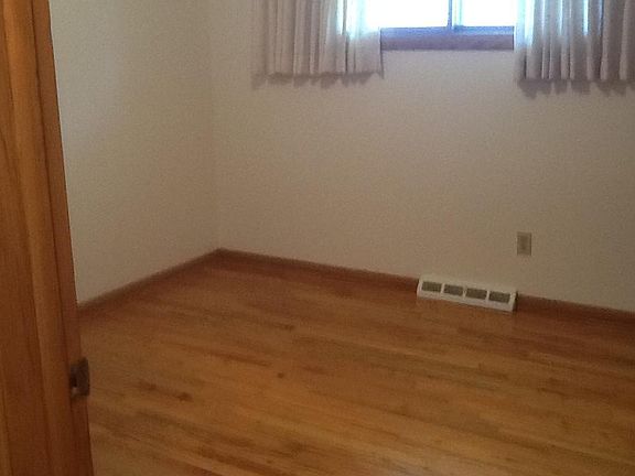 3rd image of 34700 Jaclyn Dr