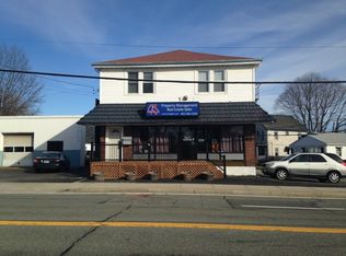 1572-1574 Elmwood Ave, Cranston, RI 02910