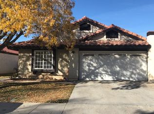 3231 Jennifer Dr, Palmdale, CA 93550