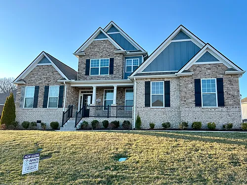 304 Greymoor Ln Photo 1