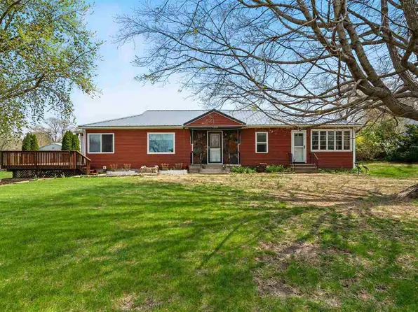 1118 Cedar St, Tipton, IA 52772