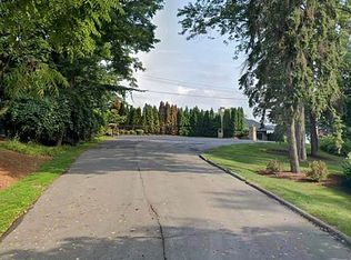 4430 Dow Ridge Rd, Orchard Lake, MI 48324