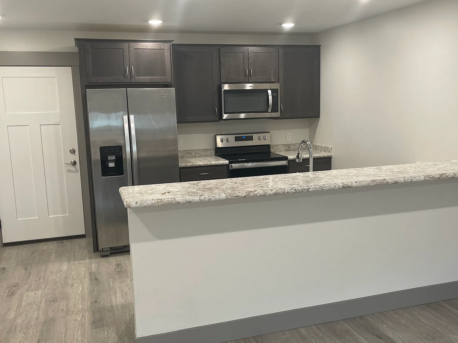 2 bed, 1.5 bath, 1000 sqft, $1,550 — Photo 3