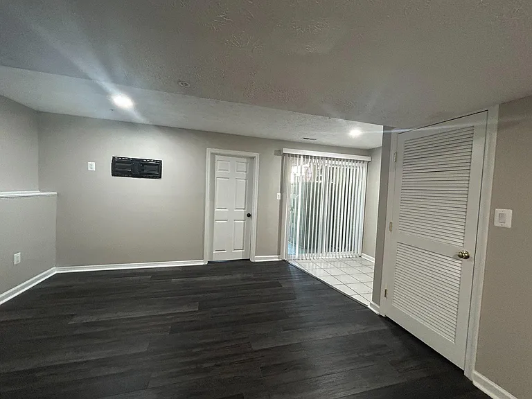 8616 Accokeek St — Photo 36