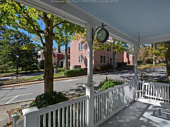 4th image of 300 Courtney Dr