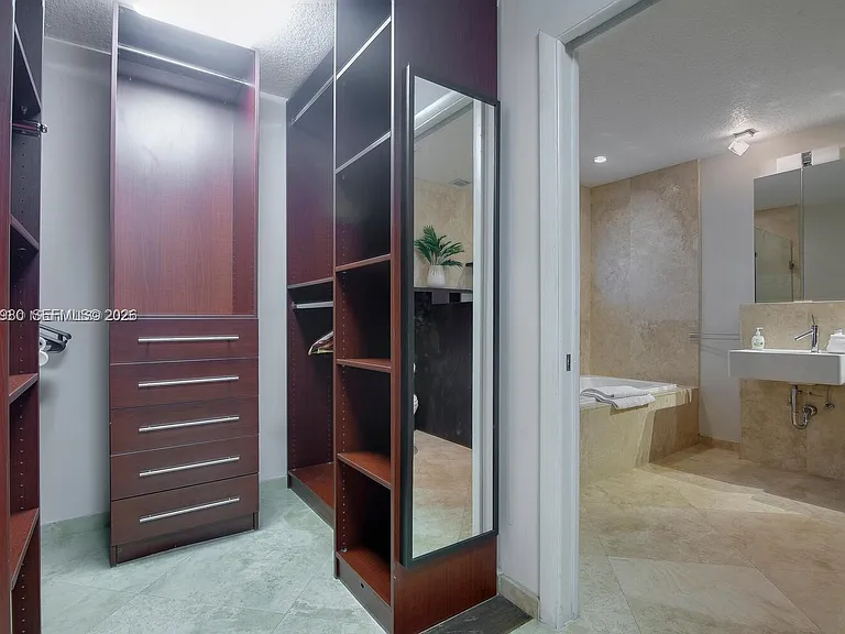4101 Bayview Dr — Photo 37