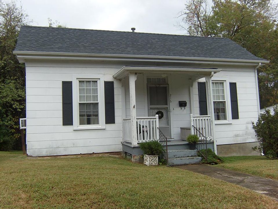 1st image of 216 Park Cir
