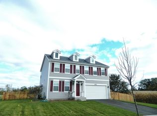 875 Stratford Dr, North Aurora, IL 60542