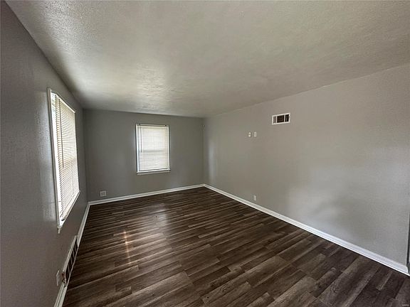 2nd image of 7437 Greenport Dr