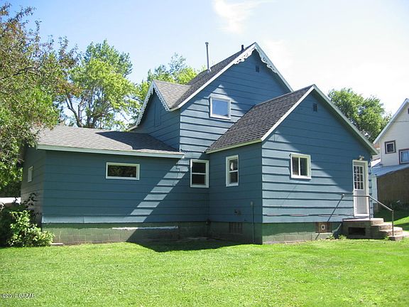 4th image of 308 Main St