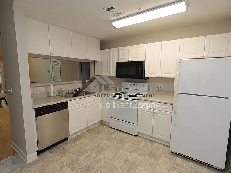 929 Morreene Rd #C35 — Photo 6