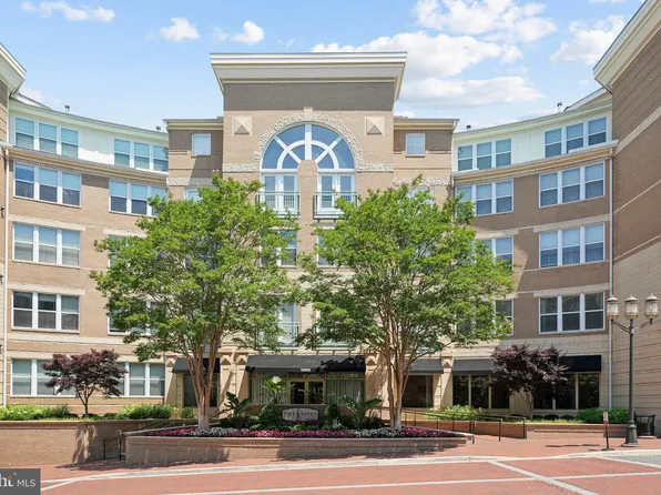 12000 Market St APT 277, Reston, VA 20190