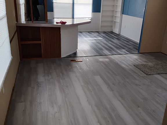 Livingroom into Kitchen