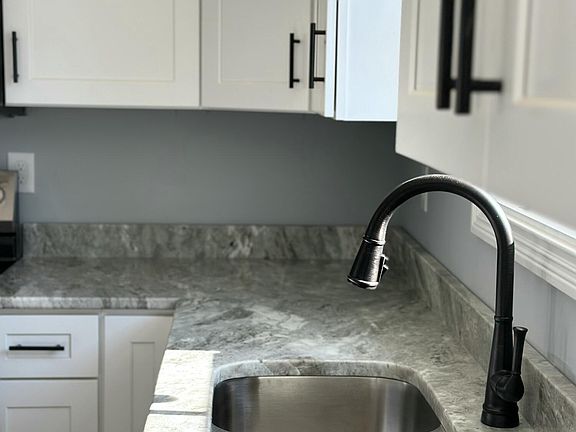 5th image of 4708 Quinn Dr
