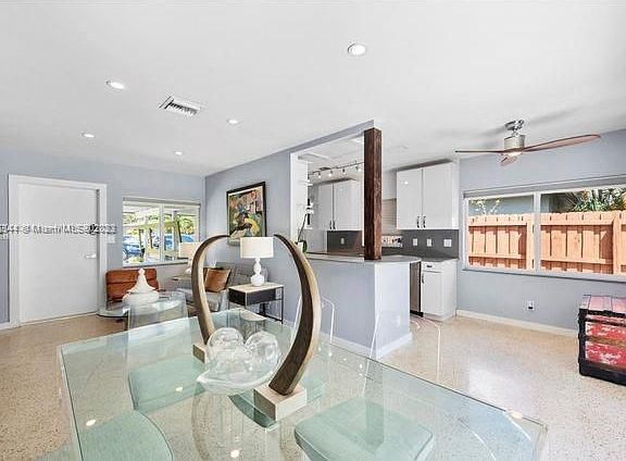4th image of 1528 NW 7th Ave