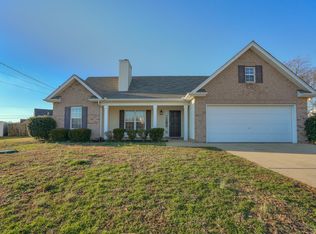 1009 E McCoury Ln, Murfreesboro, TN 37130