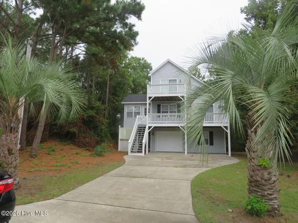 208 Stroud St, Emerald Isle, NC 28594
