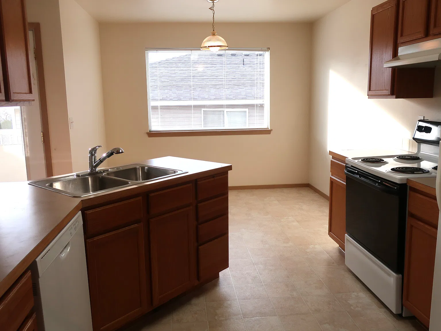 2 bed, $1,500 — Photo 4