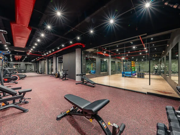 255 18th Street image 41 of 47