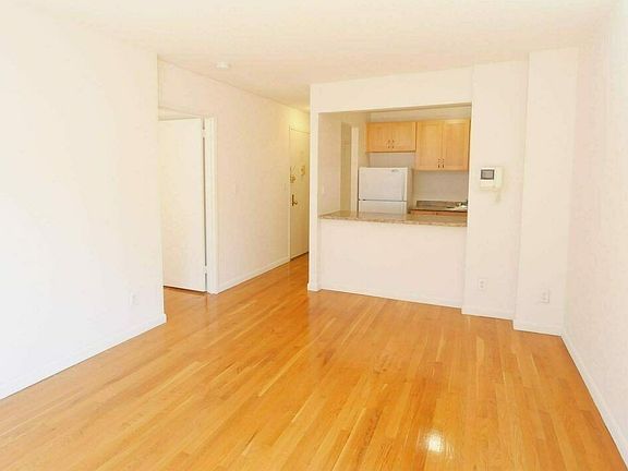 3rd image of 225 E 85th St APT 506