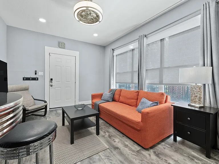 412 Drew St #1 — Photo 2