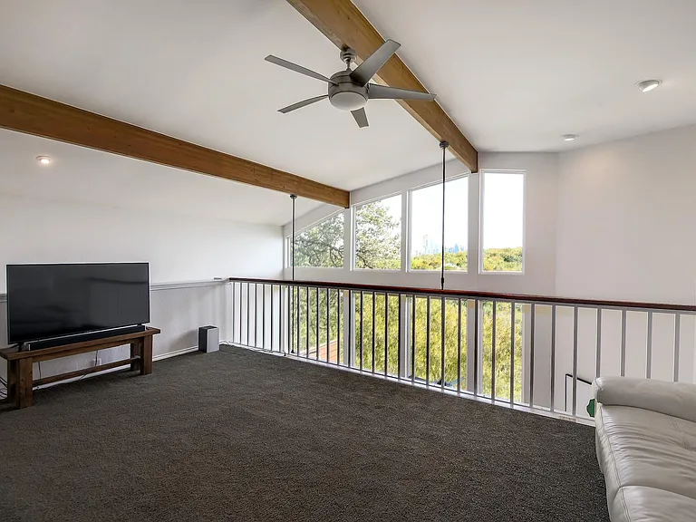 1329 Spyglass Dr — Photo 23