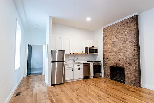 4406 Butler St Photo 1