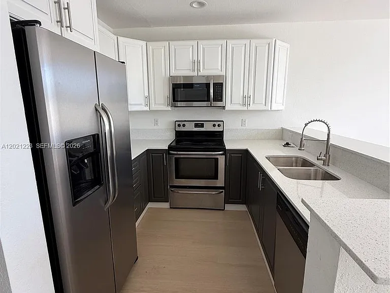 1247 NE 23rd Ave — Photo 4