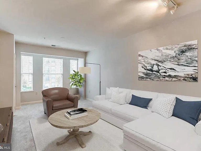 2655 Prosperity Ave #305 — Photo 6
