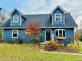 8901 Bishop Rd, Brighton, MI 48116