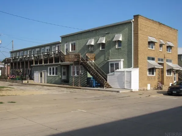 123 N Sycamore St, Monticello, IA 52310