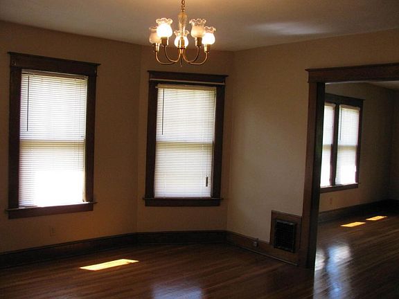 3rd image of 26 James St