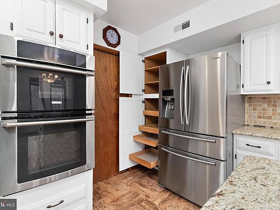 5th image of 231 Waterford Dr