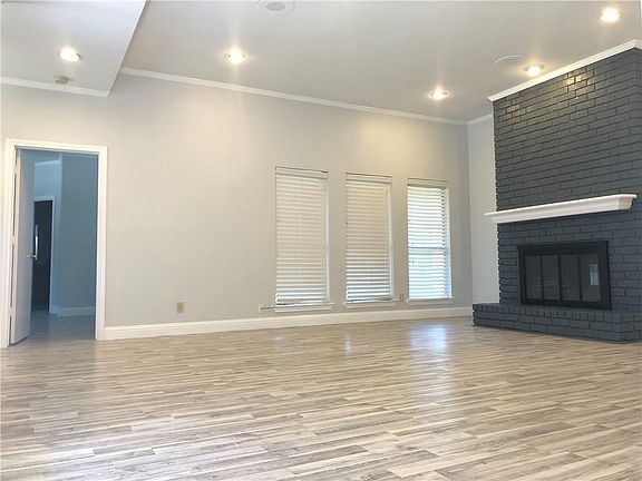 4th image of 3702 Bishop Hill Dr