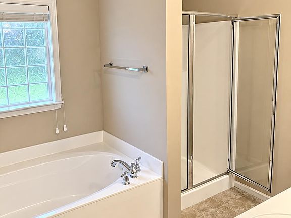 3rd image of 4600 Amberley Dr