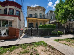 97-10 34th Ave, Flushing, NY 11368