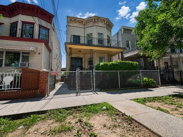 97-10 34 Ave, Corona, NY 11368