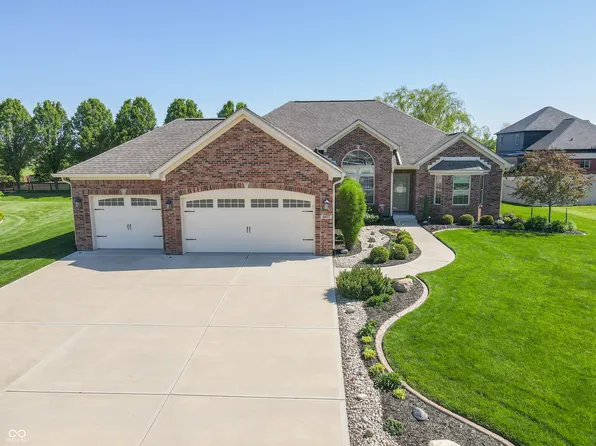 6077 W David Wayne Dr, New Palestine, IN 46163