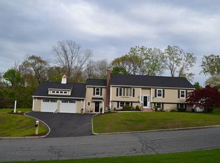 2 Crestwood Dr, Ashland, MA 01721