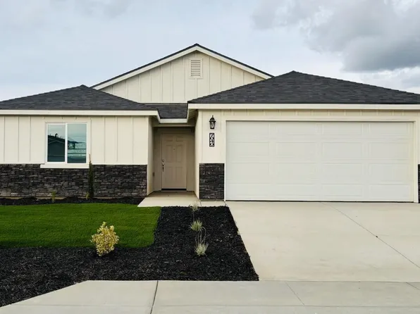 7040 Elm Street, Visalia, CA 93291