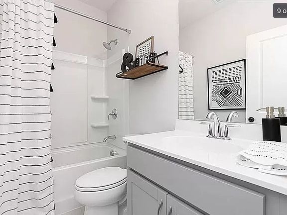 4th image of 2208 Whistler Way NE