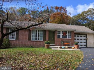 50 Carol Ln, Malvern, PA 19355