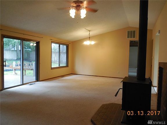 3rd image of 417 Stonewood Dr SE