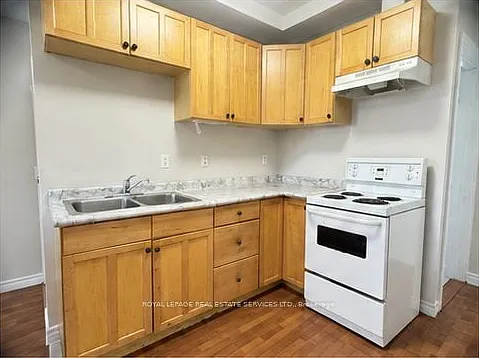 186 Spadina Rd #MAIN FLOOR — Photo 7