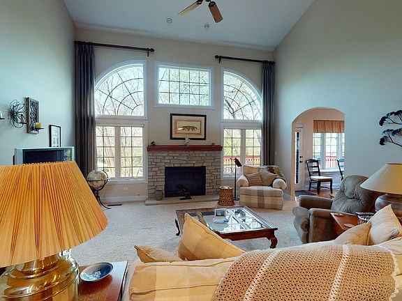 5th image of 18 Turnberry Dr